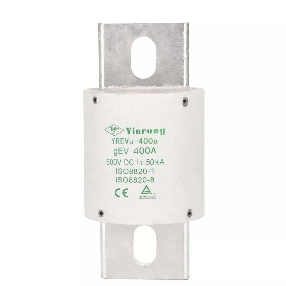 Quali sono le principali caratteristiche di sicurezza di un fusibile per caricabatterie per veicoli elettrici e ibridi?